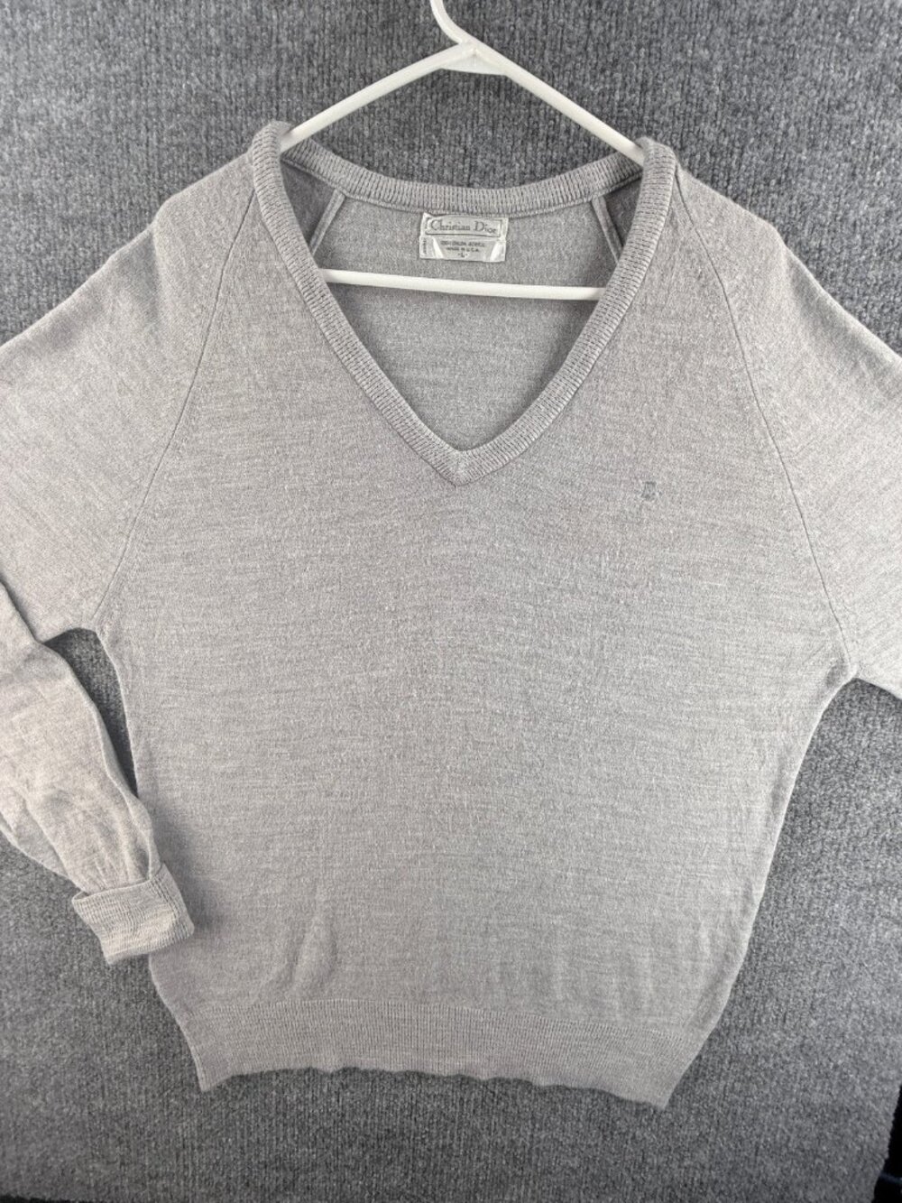 VTG Christian Dior Sweater Large Gray USA Pullover V-Neck Acrylic Logo Mens Knit